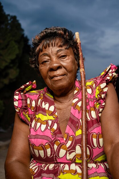 アフリカの年配の女性の肖像画