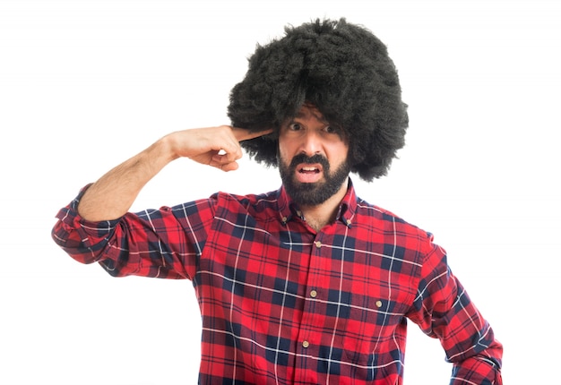 Foto gratuita afro uomo facendo gesto pazzo