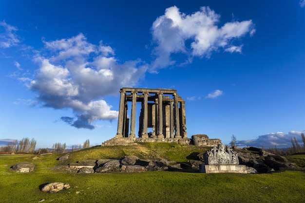 Free photo aizonai ancient city in cavdarhisar, kutahya, turkey. aydaae, civilization.