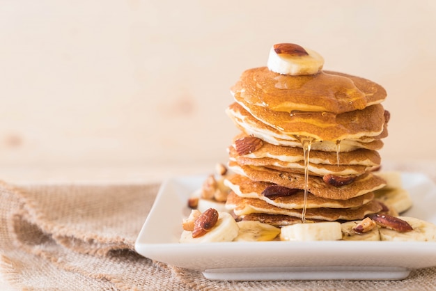 Free photo almond banana pancake