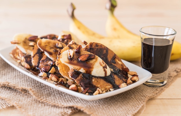 Free photo almond banana pancake