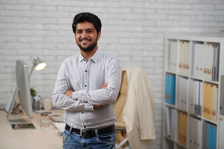 Free Photo ambitious businessman