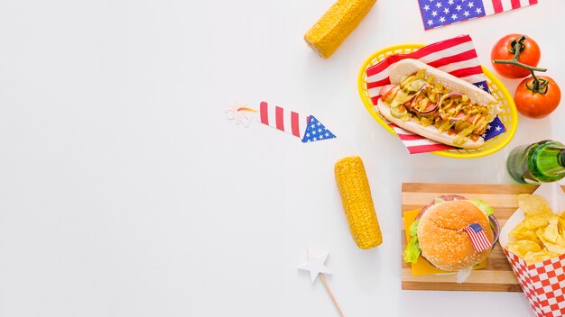 Foto gratuita concetto americano degli alimenti a rapida preparazione con l'hot dog