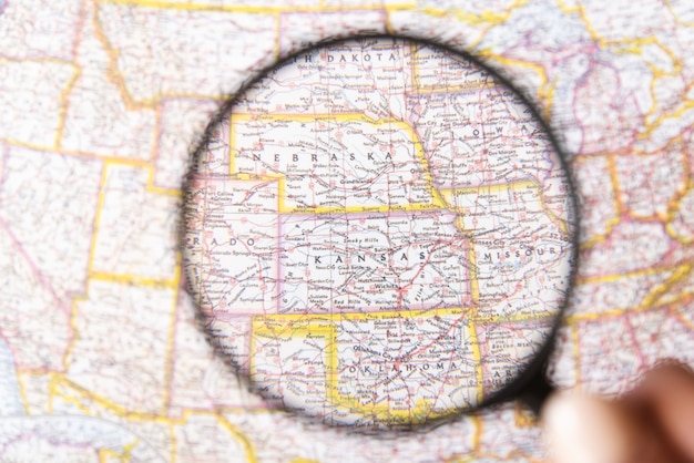 Free photo american focused states with magnifying glass