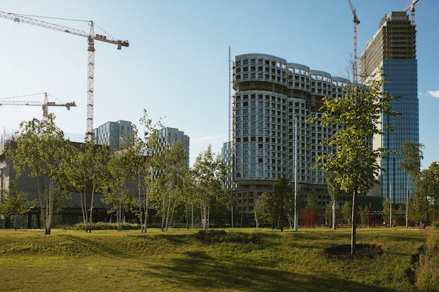 Free photo analog city landscape with buildings in daylight