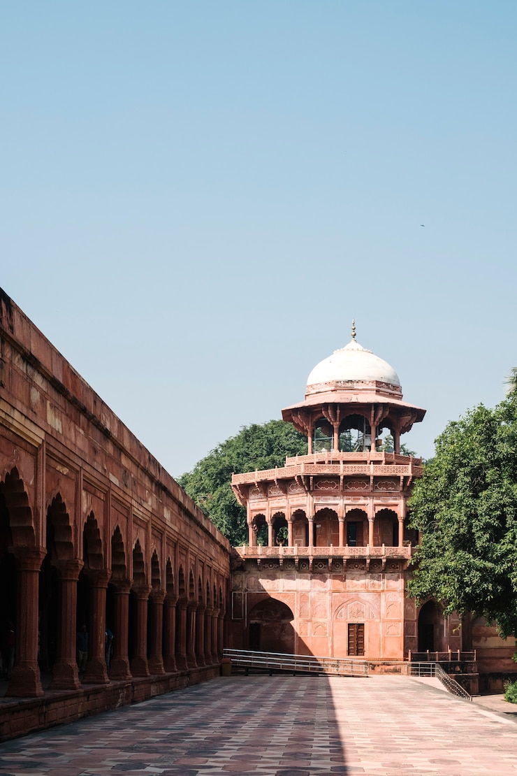Free Photo ancient building in india