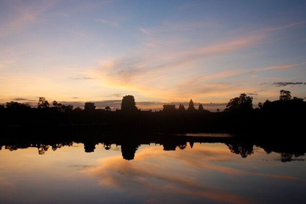 アンコール宮殿、シェムリアップ、カンボダ。美しい楽園。