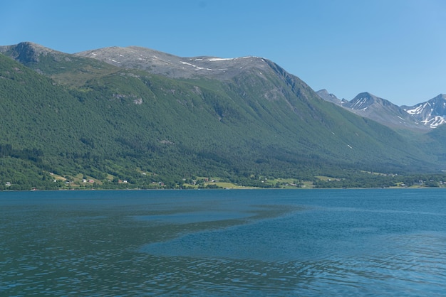 Foto gratuita andalsnes norvegia 26 giugno 2023