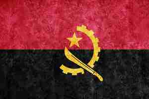 Бесплатное фото Металлический флаг анголы, текстурированный флаг, гранж-флаг