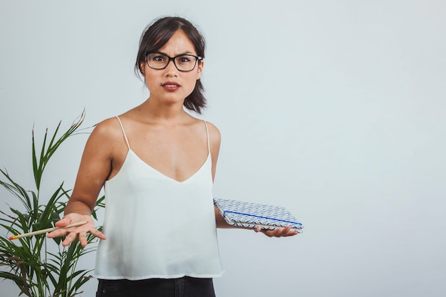 Free photo angry businesswoman in the office