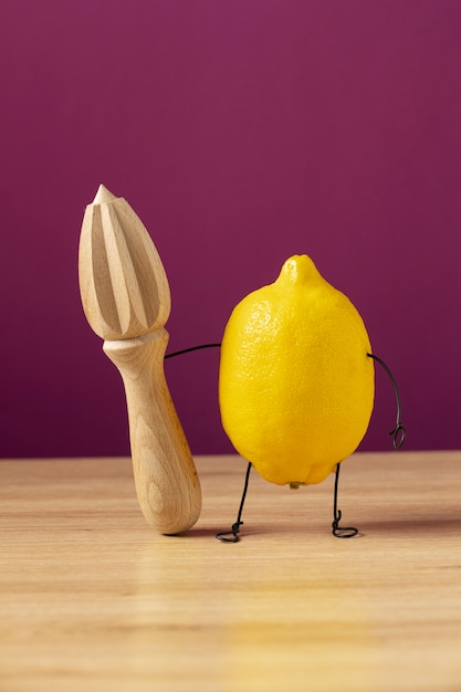 애니메이션된 레몬 지주 도구 정물