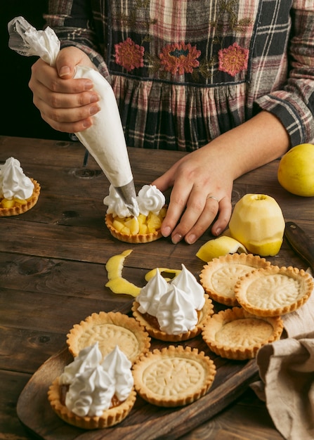 Apple pie tart with whipped cream
