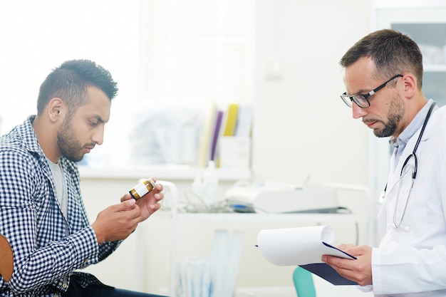 Foto gratuita appuntamento con il medico