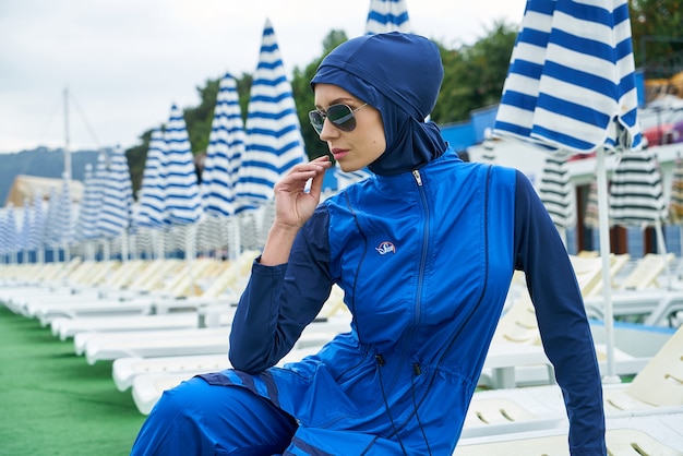 Free photo arab woman with sunglasses