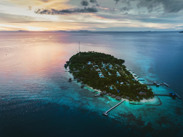 Foto gratuita isola/atollo di arborek