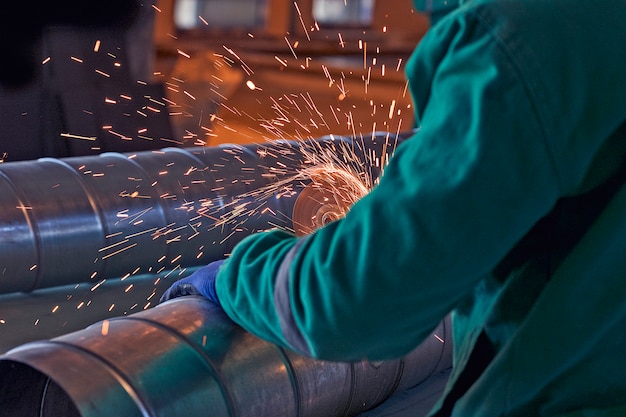 Arc welding of a steel in construction site