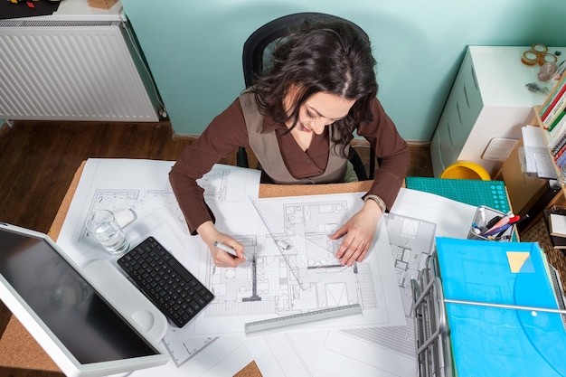 Free photo architect at her office in work process. business and creativity. architecture job