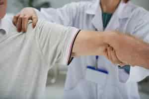 Бесплатное фото Лечение рук