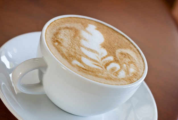 アロマ磁器カフェ茶色の泡状