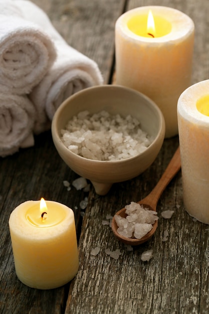 Free photo aromatherapy treatment with candles