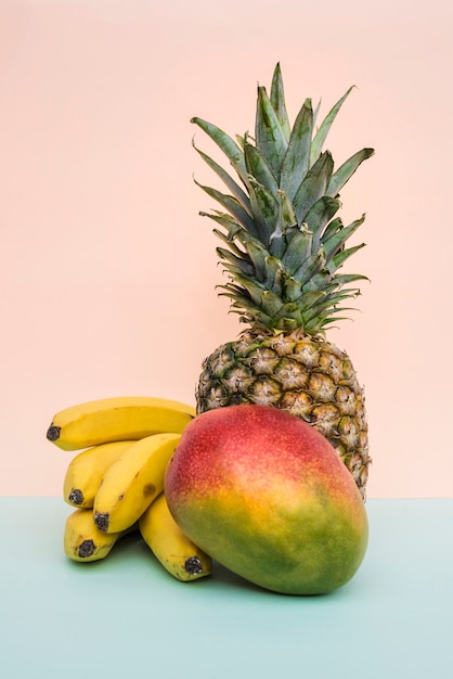 Free photo arranged colorful tropical fruit