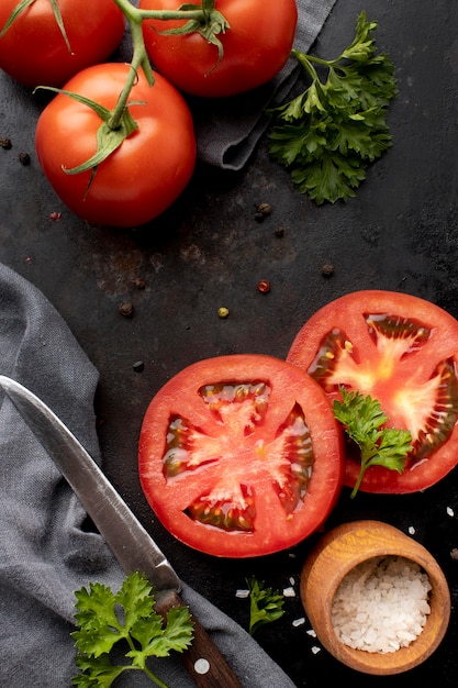 Free photo arrangement of delicious fresh tomatoes