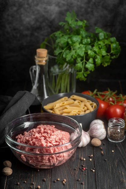 Foto gratuita disposizione di diversi cibi e ingredienti