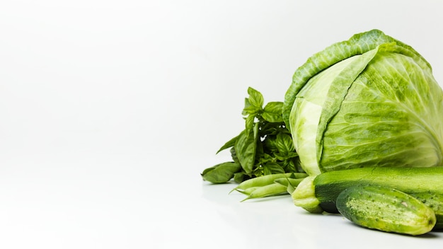 Free photo arrangement of green fresh vegetables with copy space