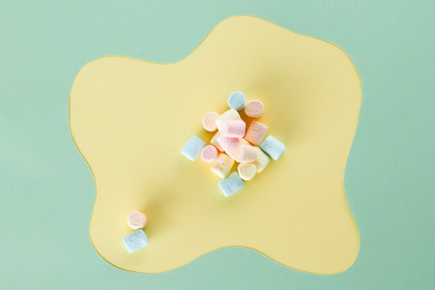 Arrangement of marshmallow  with modern background