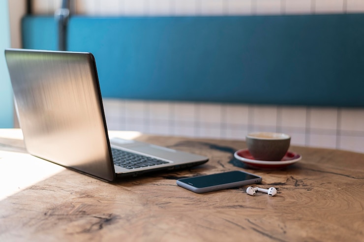 Free Photo arrangement of modern office elements
