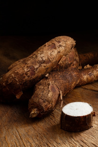 Arrangement of nutritious cassava roots