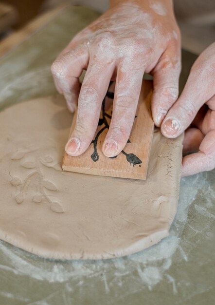 Arrangement of pottery elements in workshop