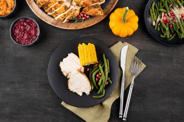Free photo arrangement of thanksgiving day delicious dinner