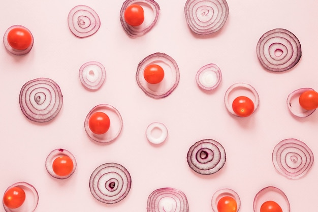 Arrangement of tomatoes and onion rings