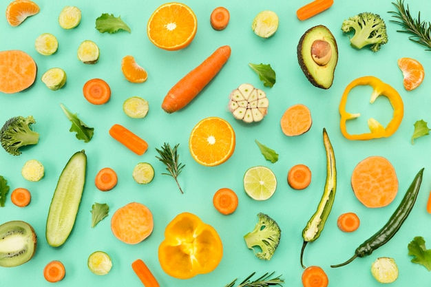 Free photo arrangement of veggies and fruit top view
