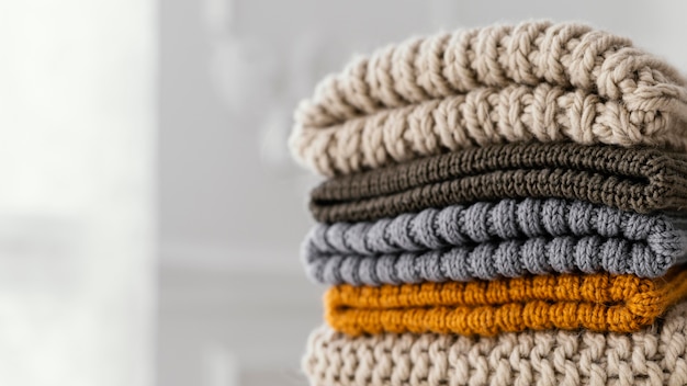 Free photo arrangement with knitted items close-up