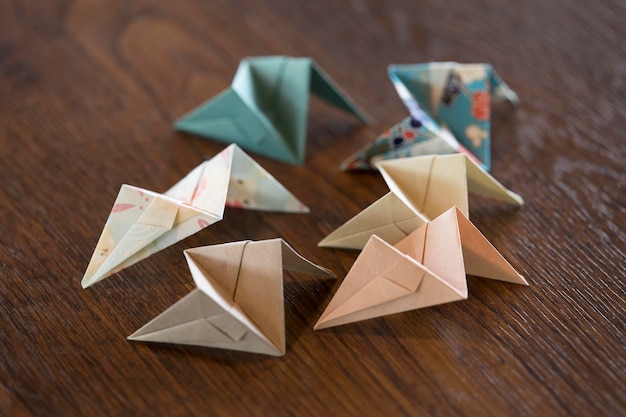 Free photo arrangement with origami made object