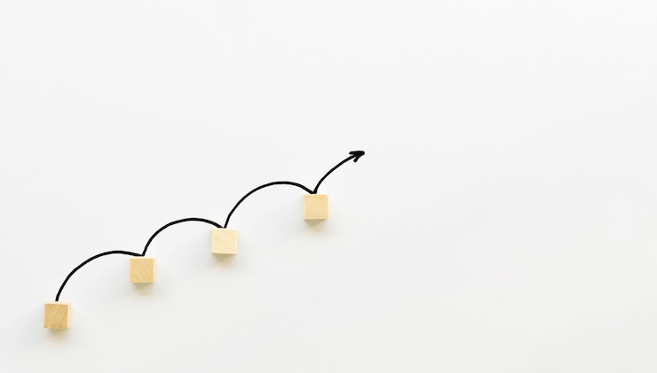 Free Photo arrow bouncing off of small blocks