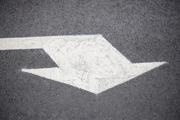 Free photo arrow sign on road surface