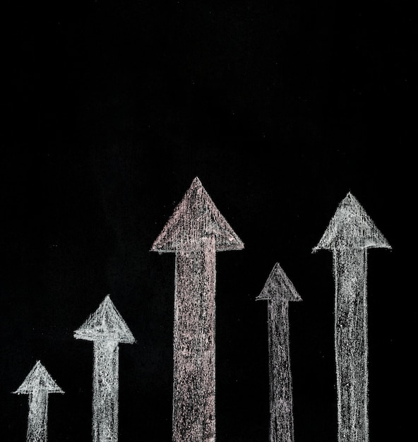 Free Photo arrows drawn with chalk