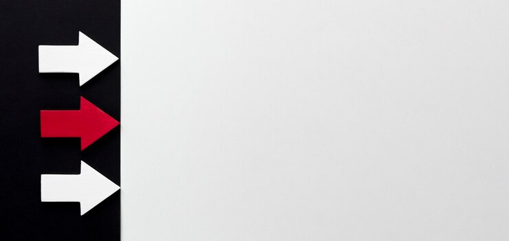 Free Photo arrows pointing right with copy space