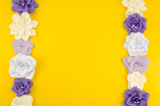 꽃 프레임과 노란색 배경으로 예술 개념