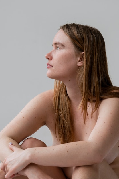 Free photo artistic nude woman posing