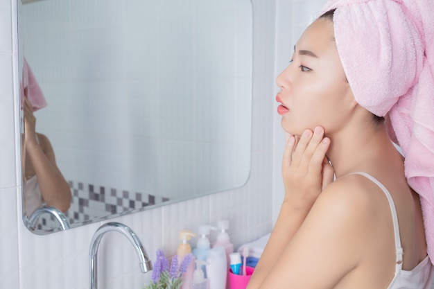 The best way to get rid of acne scars and pimple marks naturally