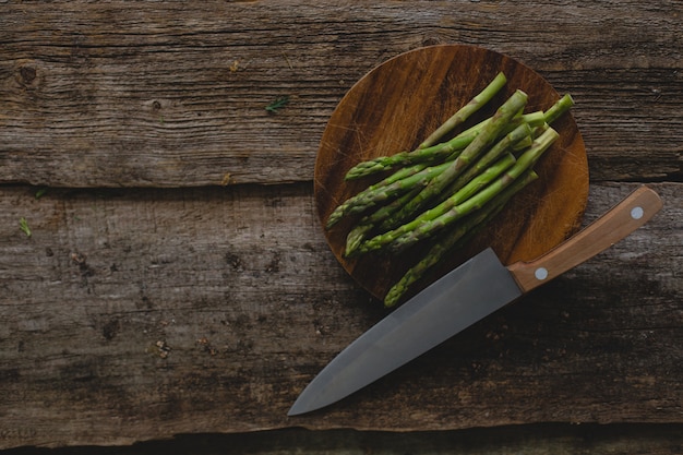 Free photo asparagus on the table