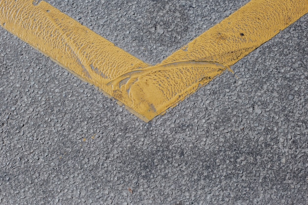 Free photo asphalt with yellow line