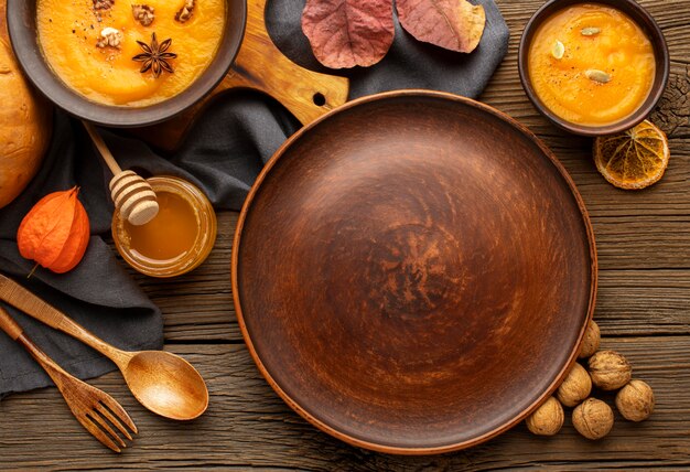 秋のスープと空皿盛り合わせ