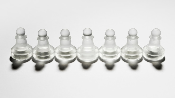 무료 Photo 투명 체스 조각의 구색