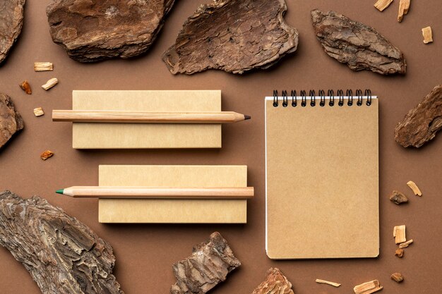 Assortment with stationery elements and notepad