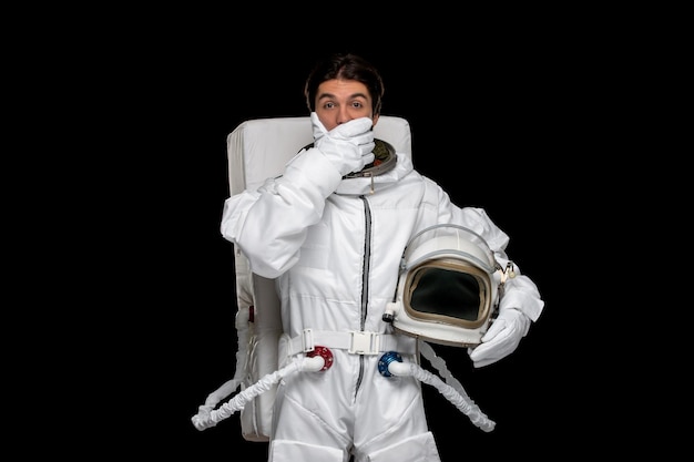 День космонавта испуганный космонавт космическое пространство космос галактика шлем с закрытым ртом широко открытыми глазами